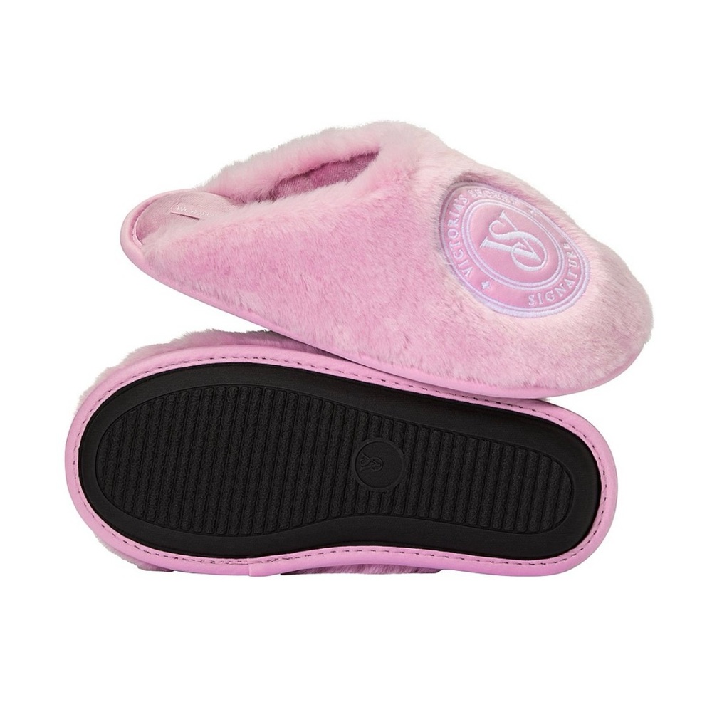 VICTORIA'S SECRET
Closed-Toe Faux Fur Slippers